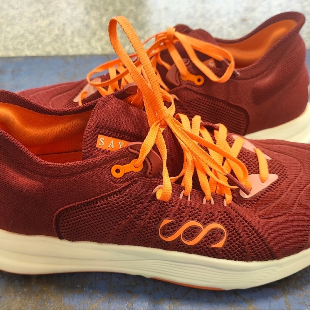 Saysh Felix Runner Road-Running Shoes/Women's Red Size: US: 12.5